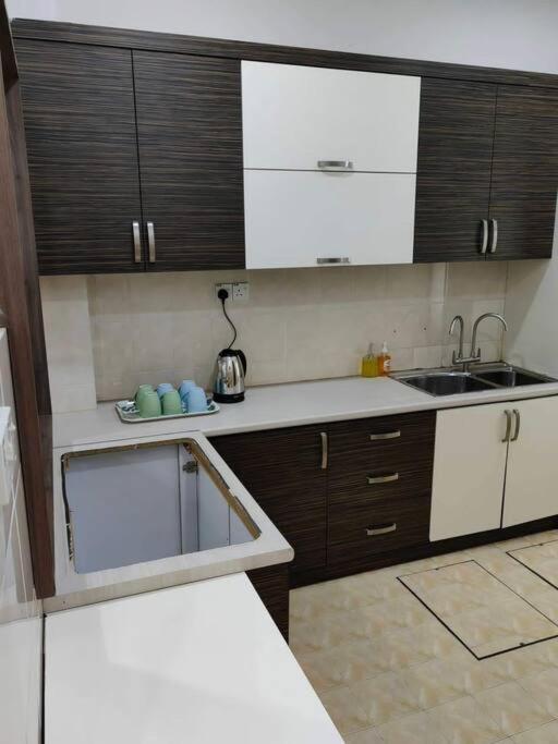 T House Nearby Kuantan East Coast Shopping Mall Bagian luar foto